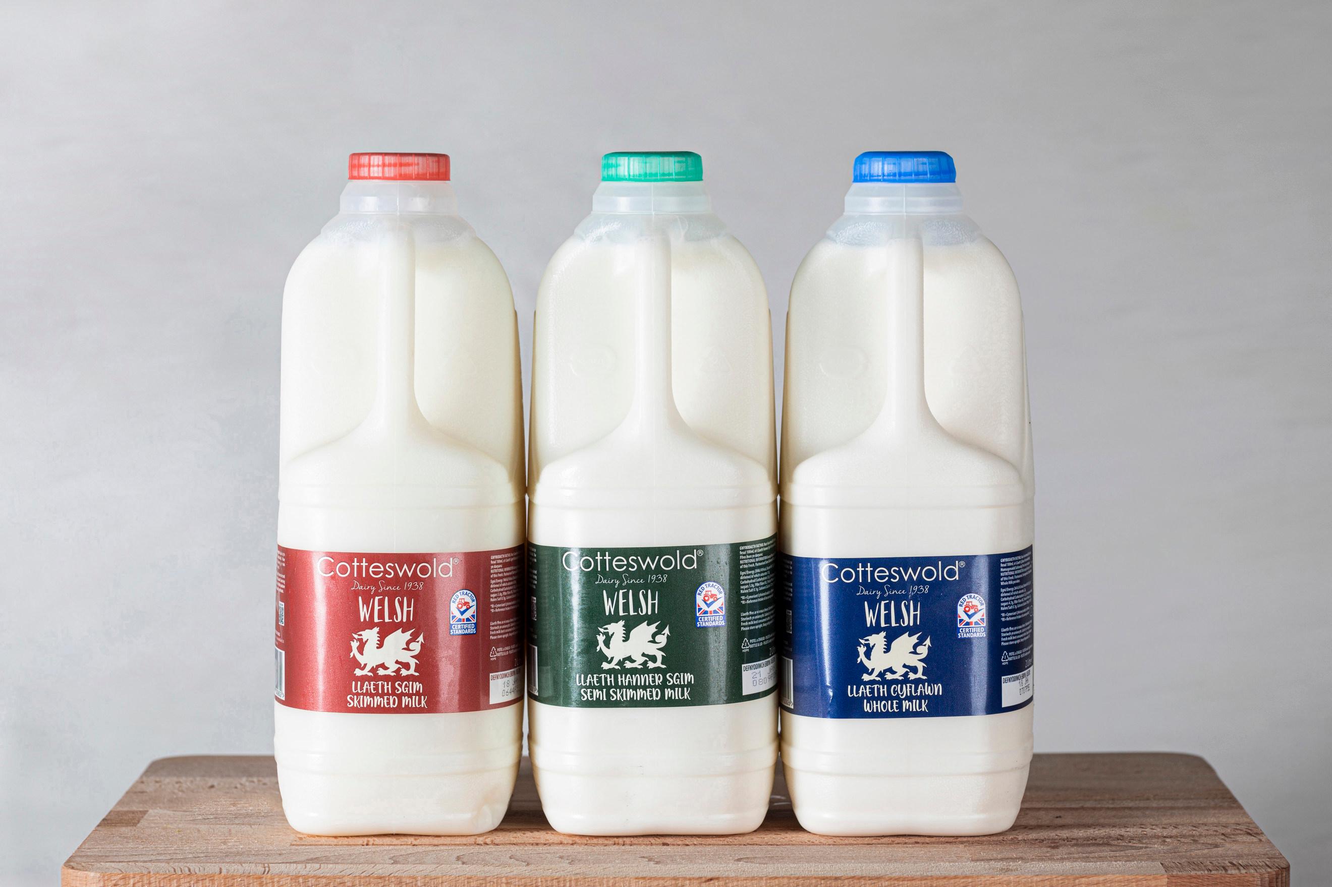 *MONDAY & FRIDAY COLLECTION - Semi-Skimmed Milk, 1 Litre